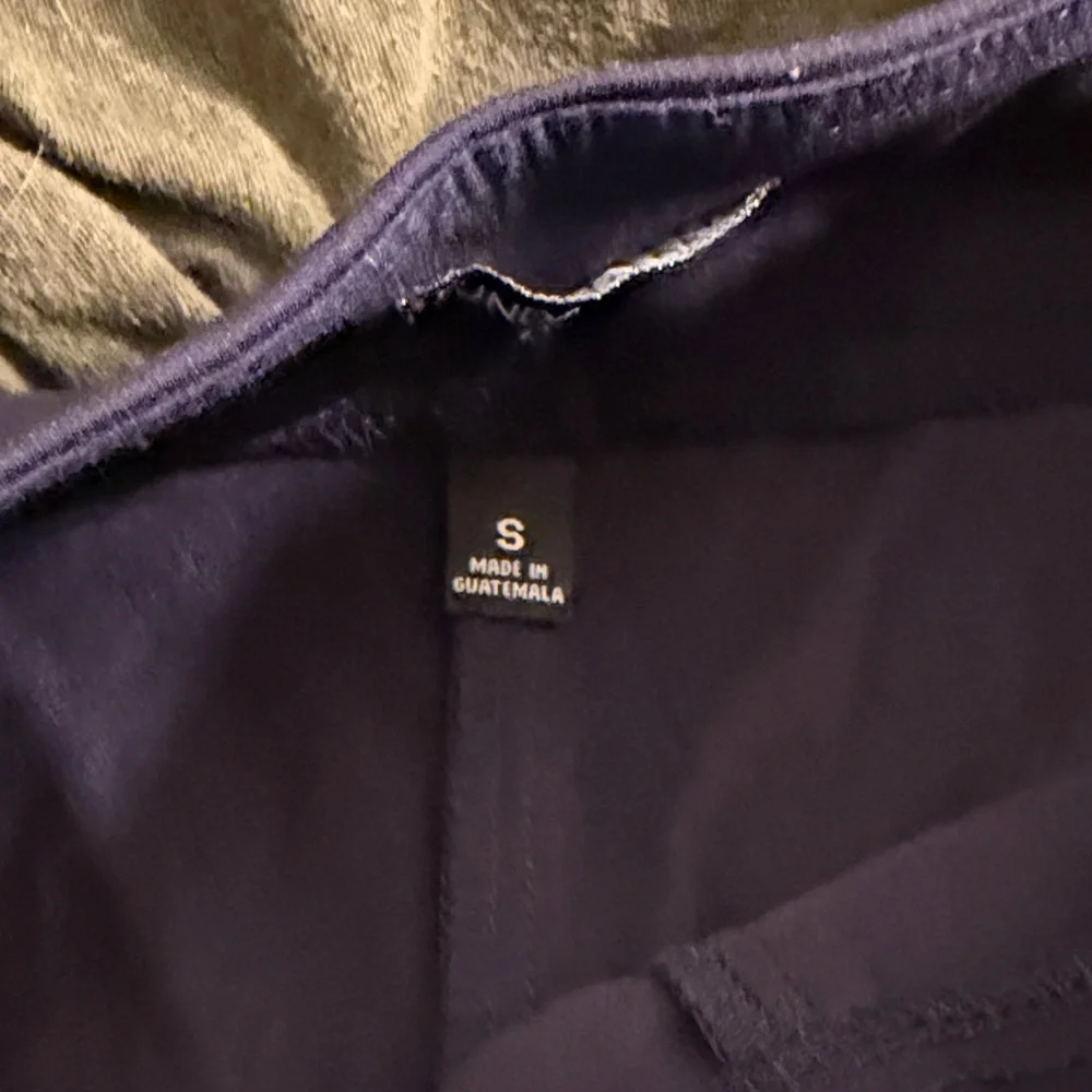 Elegant Navy Women's Capris - Picture 4 of 5